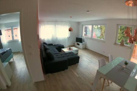 Ferienwohnungen Lamisto Am Waldesrand Neckartenzlingen 外观 照片