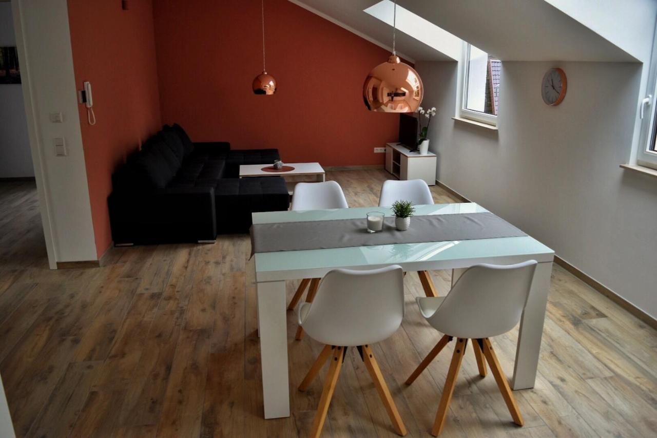 Ferienwohnungen Lamisto Am Waldesrand Neckartenzlingen 外观 照片