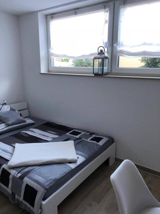Ferienwohnungen Lamisto Am Waldesrand Neckartenzlingen 外观 照片