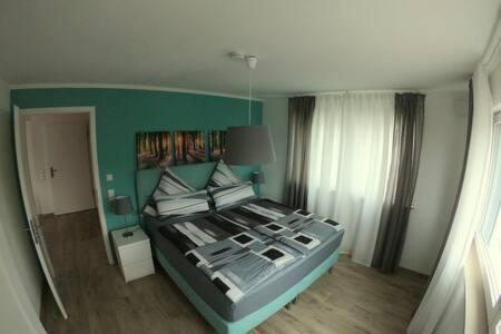 Ferienwohnungen Lamisto Am Waldesrand Neckartenzlingen 外观 照片