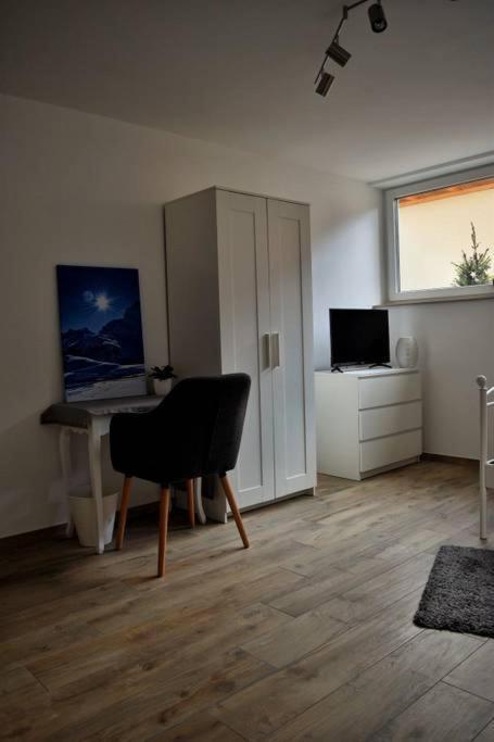 Ferienwohnungen Lamisto Am Waldesrand Neckartenzlingen 外观 照片